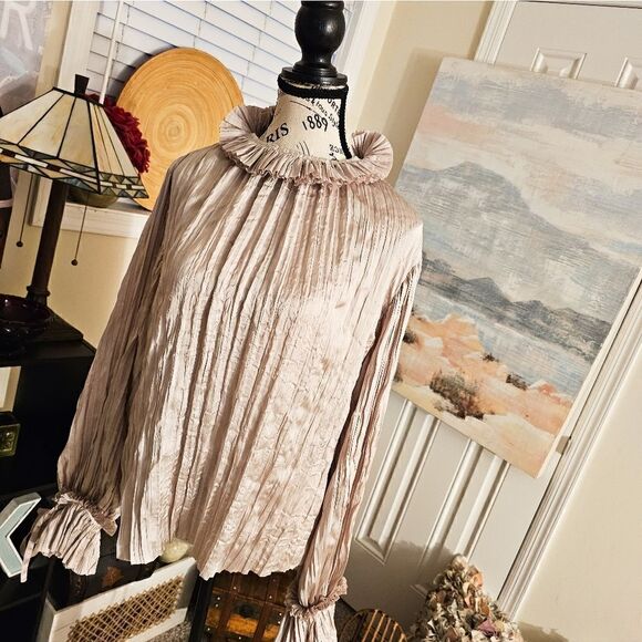 New H & M Gold Satin Crinkle Style High Neck Statement Blouse. - Picture 13 of 14